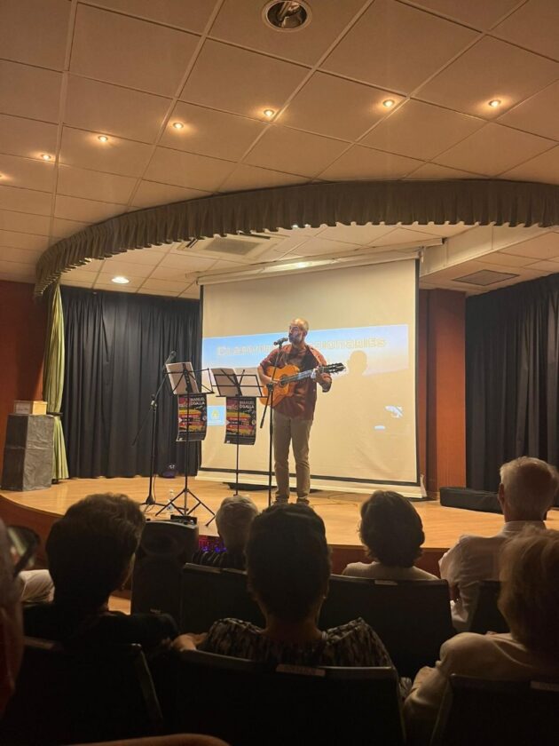 Manuel Ogalla en el concierto solidario 