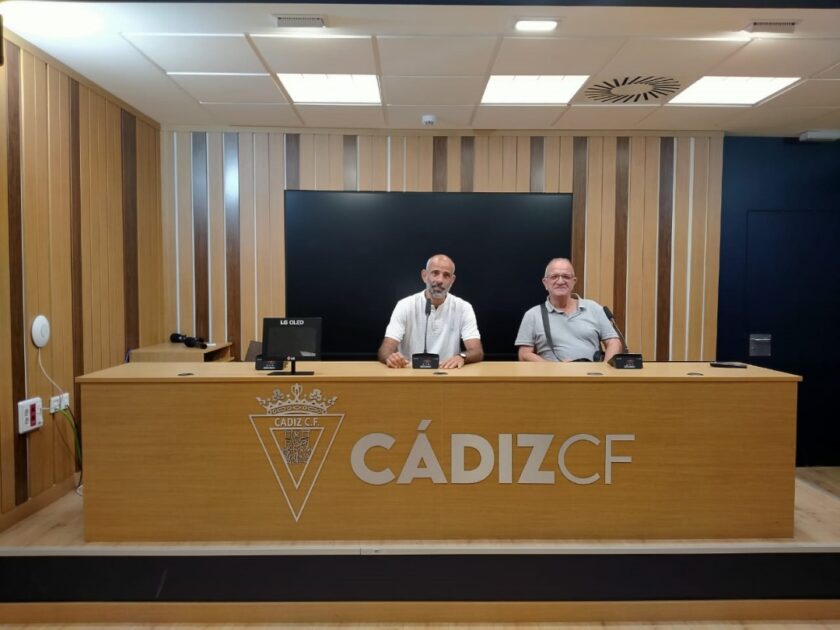 Manuel Ogalla con su padre en el Cádiz Club de Fútbol